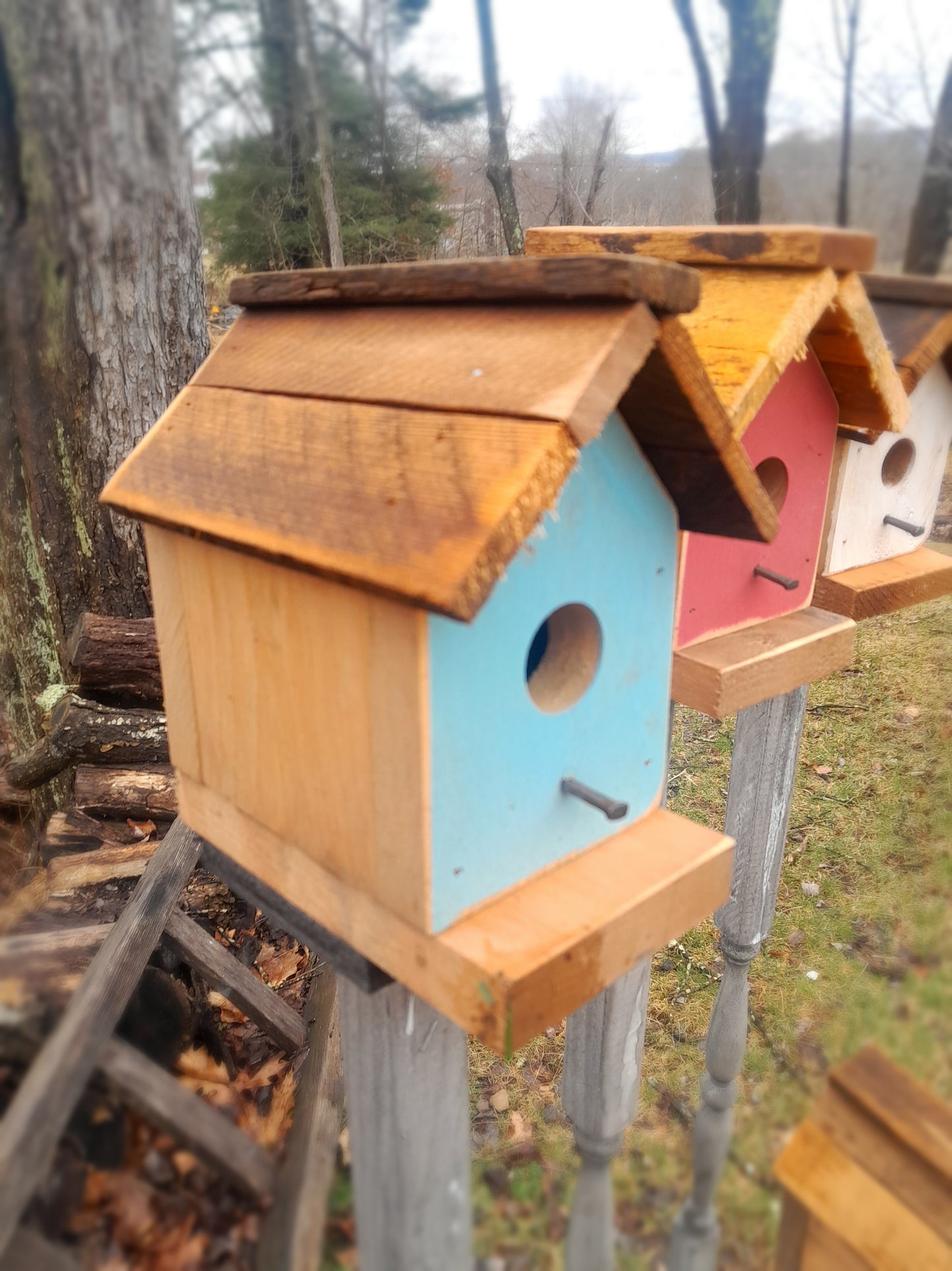 Spindle Birdhouse with Metal Stake